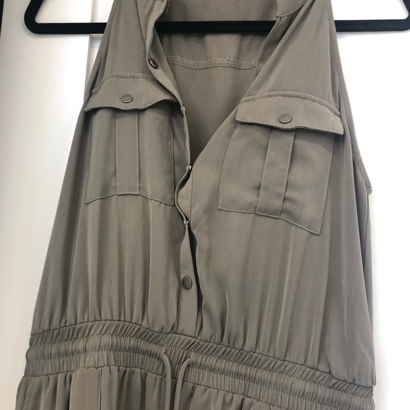 Dark khaki pantsuit. Sz sm polyester, pockets - Picture 8 of 9